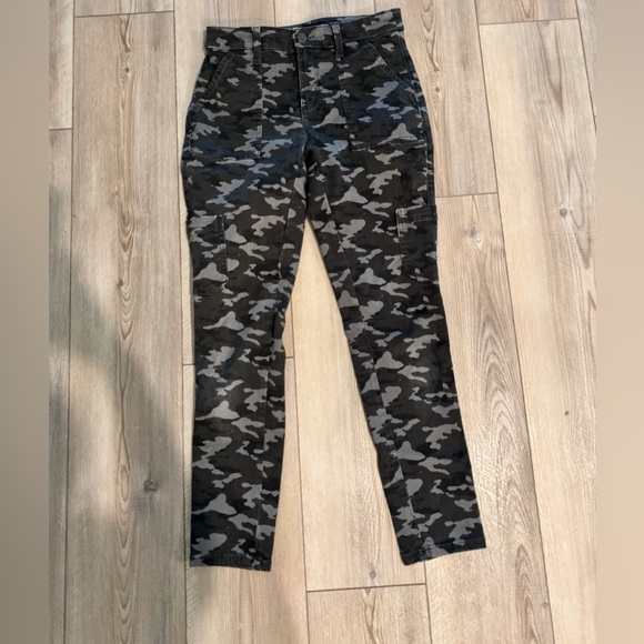 Banana Republic Camouflage Skinny Pants - Picture 1 of 7